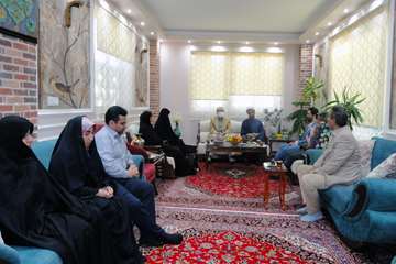 رئیس دانشگاه با خانواده شهید والامقام سید رحیم مسعودی علوی دیدار دارد